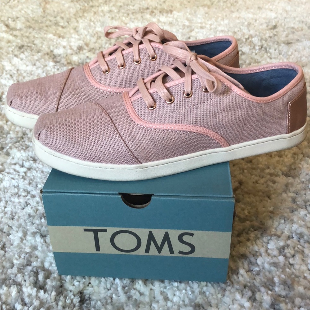 Pink Toms tennishoes